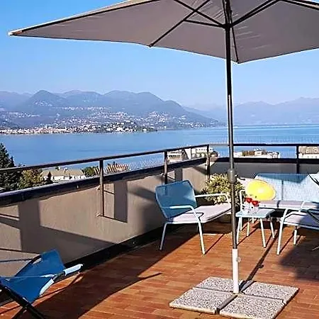 Terrace View Διαμέρισμα Στρέσα