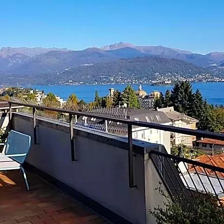 Terrace View Διαμέρισμα Στρέσα